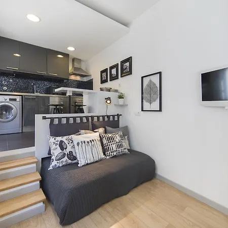 Lovelystay Saudade Studio Lisbon's Narrowest Building Apartment