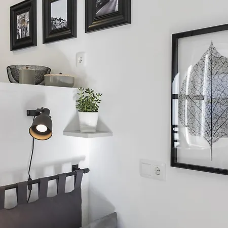 Apartment Lovelystay Saudade Studio Lisbon's Narrowest Building