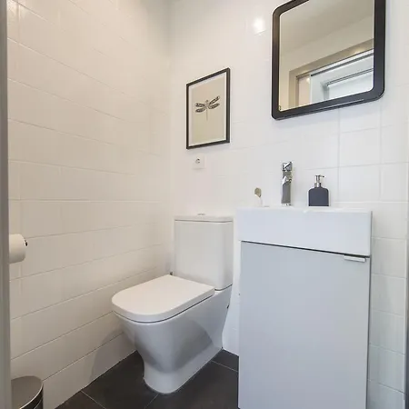 Lovelystay Saudade Studio Lisbon's Narrowest Building Apartment Lisbon